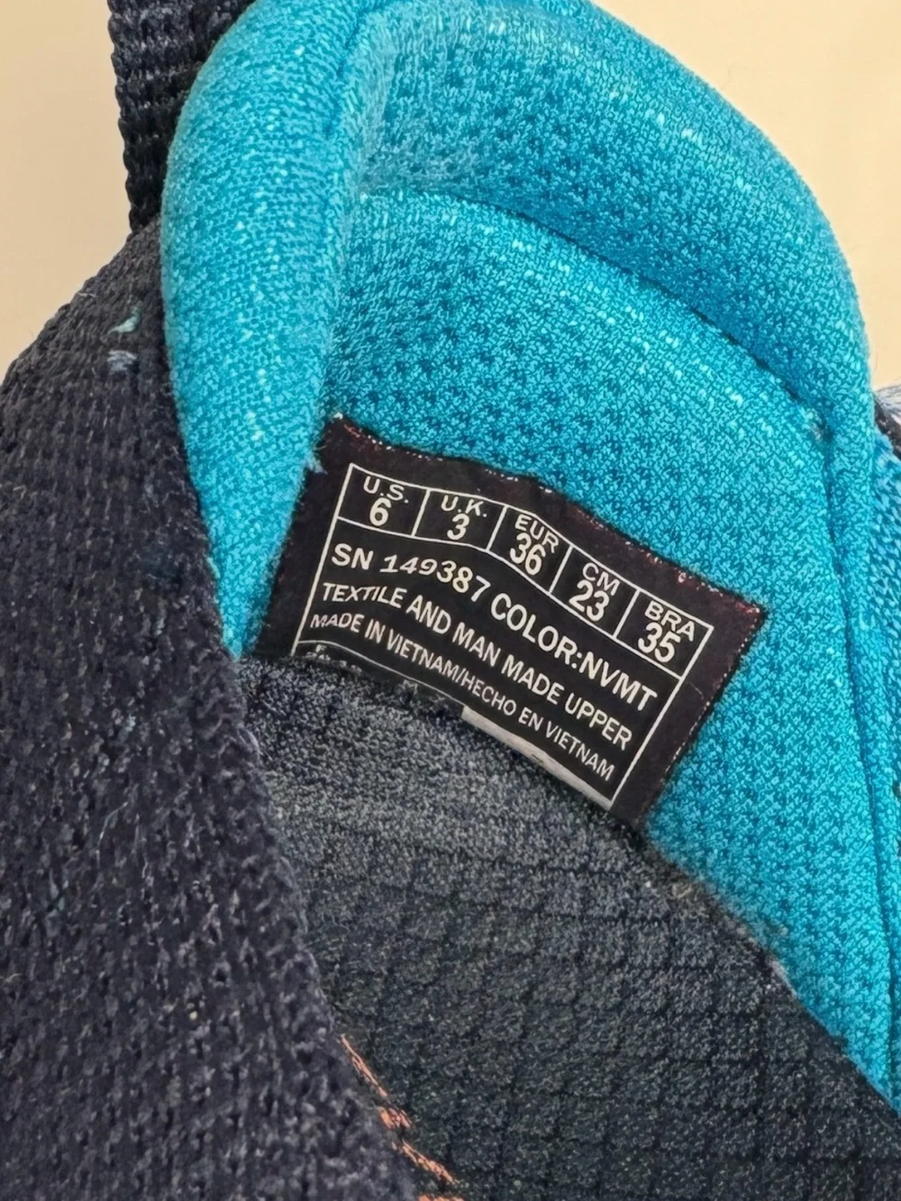 Skechers Navy and Teal Slip-On Glide-Step Sneakers